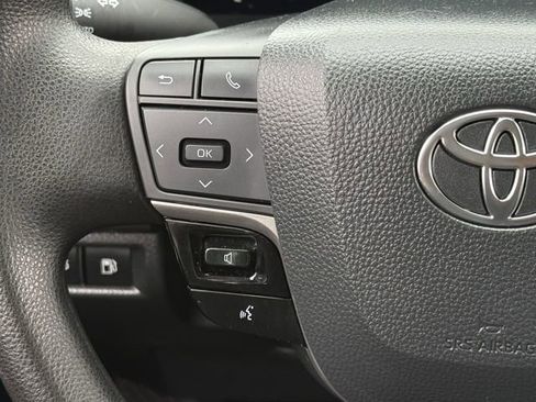 Used 2025 Toyota Camry LE image 14