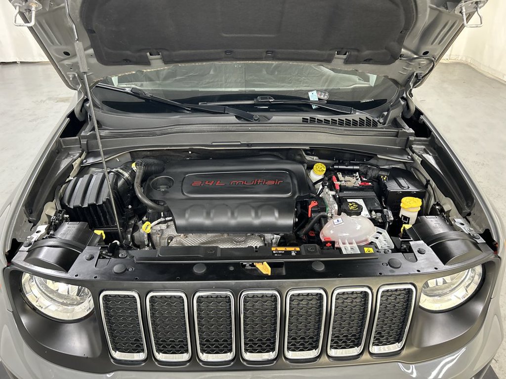 Used 2021 Jeep Renegade Latitude w/ Convenience Group AWD/4WD image 23
