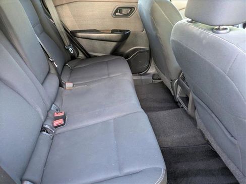 Used 2023 Nissan Rogue S FWD image 17