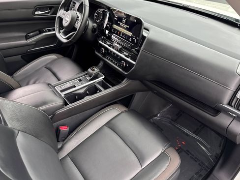 Used 2024 Nissan Pathfinder SL w/ SL Premium Package image 33