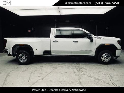Used 2022 GMC Sierra 3500 Denali AWD/4WD image 8