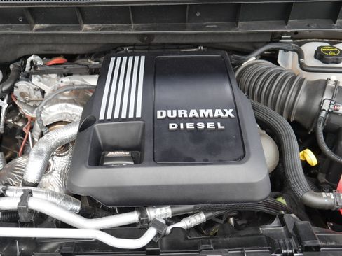 Certified 2025 Chevrolet Silverado 1500 RST w/ Convenience Package II AWD/4WD image 11