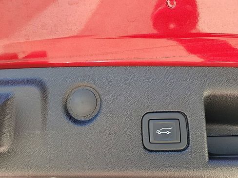 Used 2024 Chevrolet Equinox LT w/ LPO, Floor Liner Package image 15