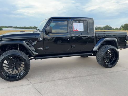 Used 2023 Jeep Gladiator Overland w/ Popular Equipment Package AWD/4WD image 4