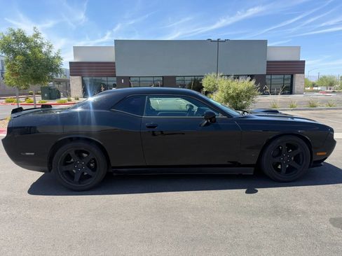 Used 2014 Dodge Challenger R/T RWD image 6