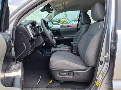 Used 2021 Toyota Tacoma SR5 RWD image 16