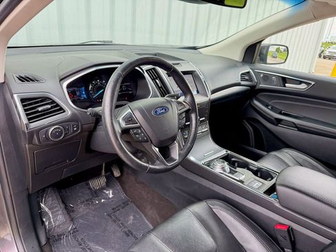 Used 2020 Ford Edge Titanium w/ Equipment Group 301A AWD/4WD image 10