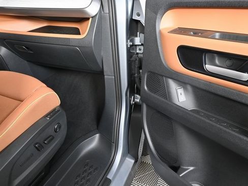 New 2025 Volkswagen ID. Buzz Pro S image 21