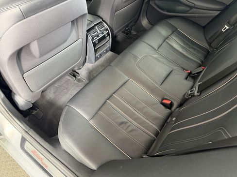 Used 2018 BMW 530i xDrive AWD/4WD image 16