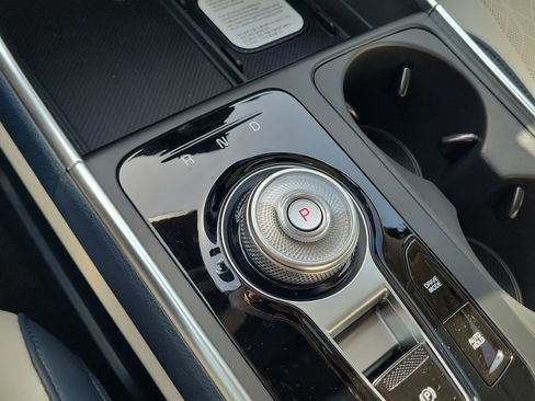New 2026 Kia Carnival EX FWD image 34