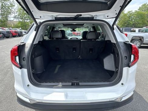 Certified 2022 GMC Terrain SLT w/ Infotainment Package II image 27