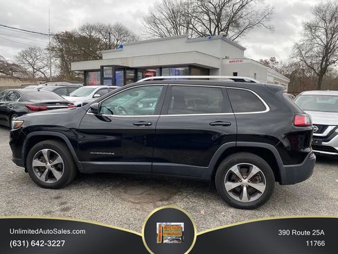 Used 2019 Jeep Cherokee Limited AWD/4WD image 5