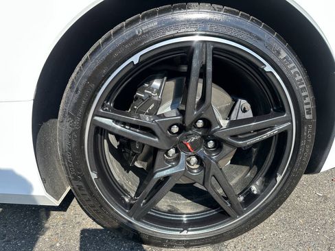 Used 2021 Chevrolet Corvette Stingray Coupe w/ 1LT RWD image 21
