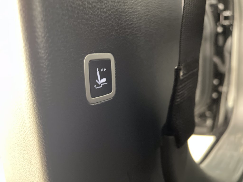 Used 2025 Chrysler Pacifica Select FWD image 21