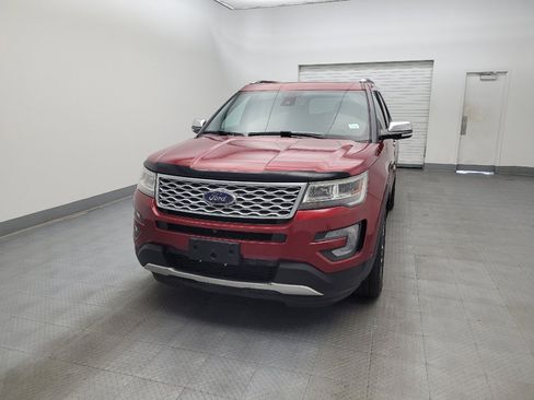 Used 2017 Ford Explorer Platinum image 15