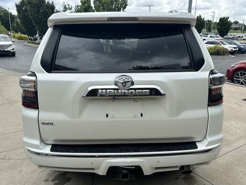 Used 2018 Toyota 4Runner Limited AWD/4WD image 8