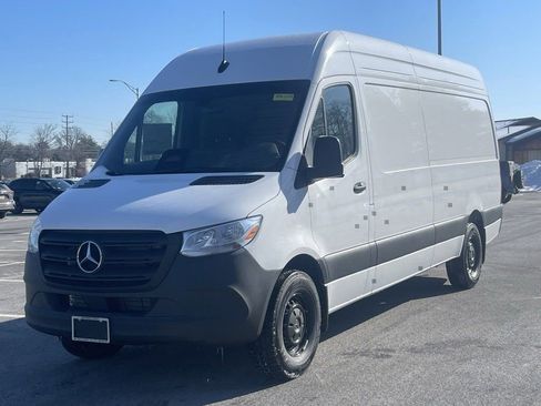 New 2025 Mercedes-Benz Sprinter 2500 image 9