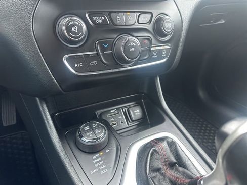 Used 2015 Jeep Cherokee Trailhawk w/ Leather Interior Group image 42