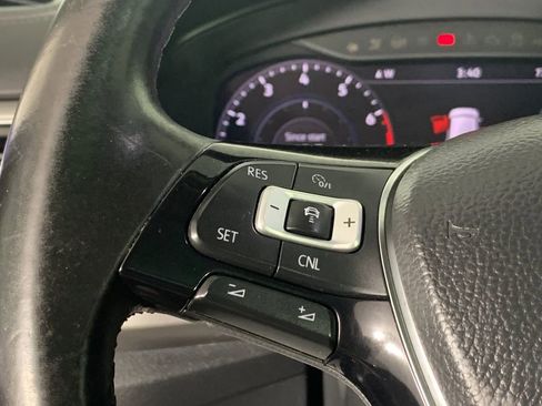 Used 2018 Volkswagen Atlas SEL Premium image 19