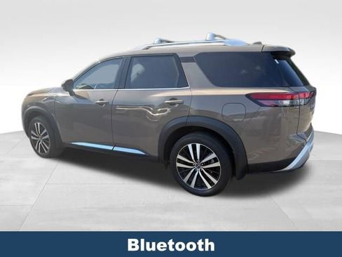 Used 2024 Nissan Pathfinder Platinum w/ Cargo Package image 5