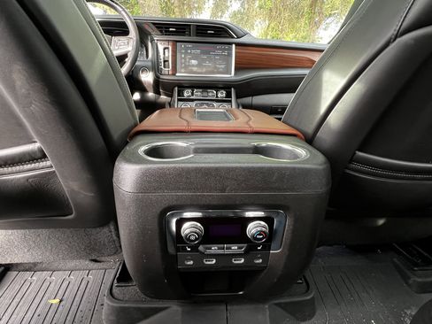 Used 2023 GMC Yukon Denali Ultimate AWD/4WD image 41