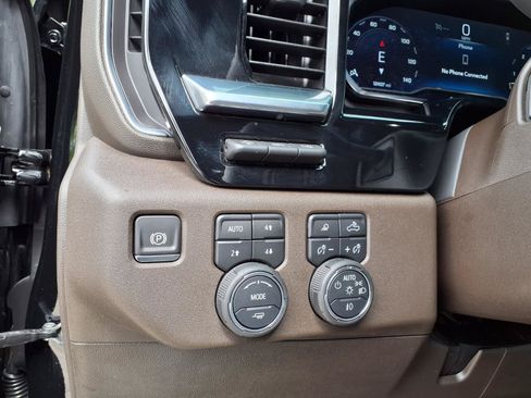 Used 2025 Chevrolet Silverado 2500 LTZ w/ LTZ Premium Texas Edition AWD/4WD image 24