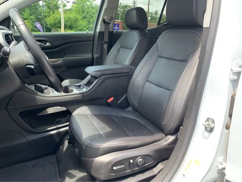 Used 2020 GMC Acadia SLT FWD image 12