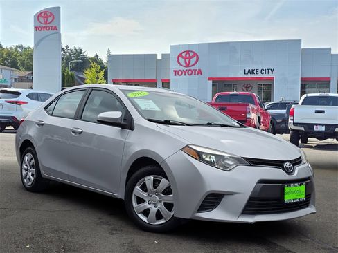 Used 2015 Toyota Corolla LE image 1