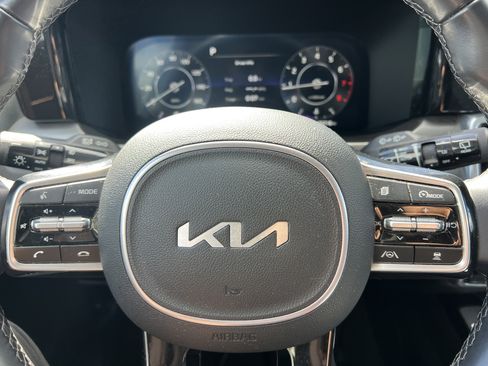 Certified 2023 Kia Sorento SX image 26