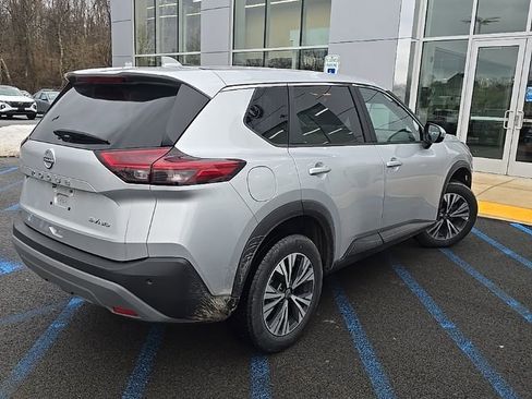 Used 2023 Nissan Rogue SV image 4