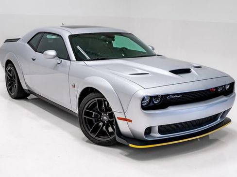 Used 2023 Dodge Challenger R/T Scat Pack RWD image 11