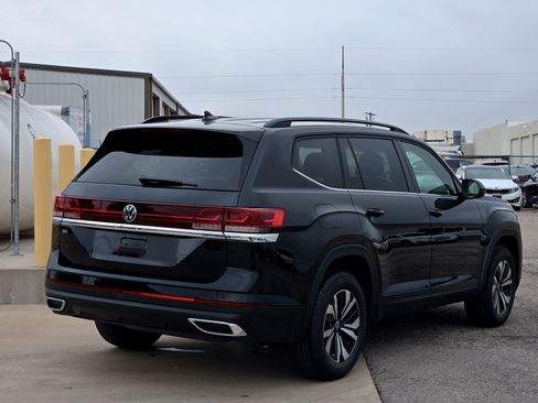 New 2026 Volkswagen Atlas SE image 4