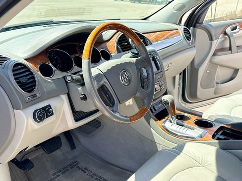 Used 2011 Buick Enclave CXL FWD image 4