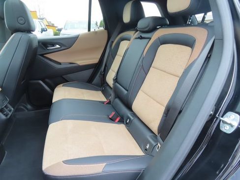 Used 2025 Chevrolet Equinox ACTIV w/ Safety and Technology Package AWD/4WD image 39