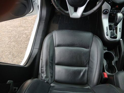 Used 2015 Chevrolet Cruze LT FWD image 19