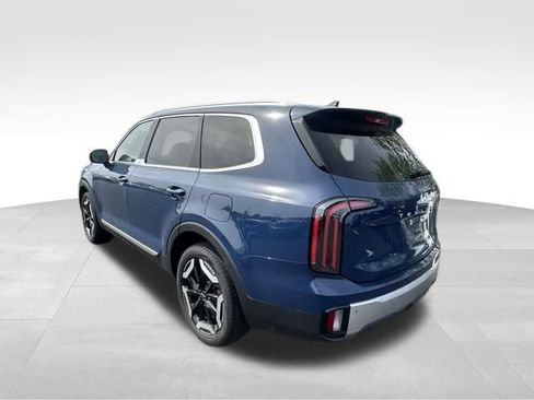 Used 2024 Kia Telluride EX w/ EX Captain's Chair Package FWD image 5