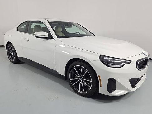 Certified 2023 BMW 230i xDrive Coupe w/ Convenience Package image 7