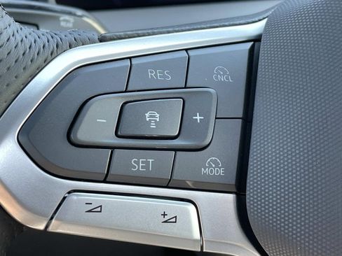 New 2026 Volkswagen Tiguan SE R-Line FWD image 22