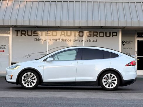 Used 2016 Tesla Model X 75D AWD/4WD image 6