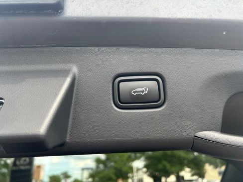 Used 2025 Hyundai Tucson Limited AWD/4WD image 19