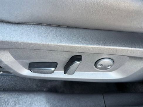 New 2025 Mitsubishi Outlander SE image 11