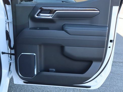 New 2026 GMC Sierra 1500 SLE w/ X31 Off-Road Package AWD/4WD image 20