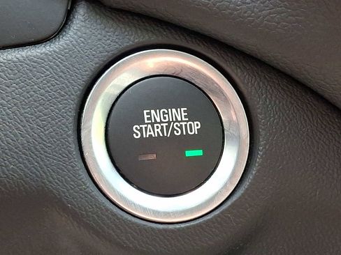 Used 2023 Chevrolet Equinox LT image 23