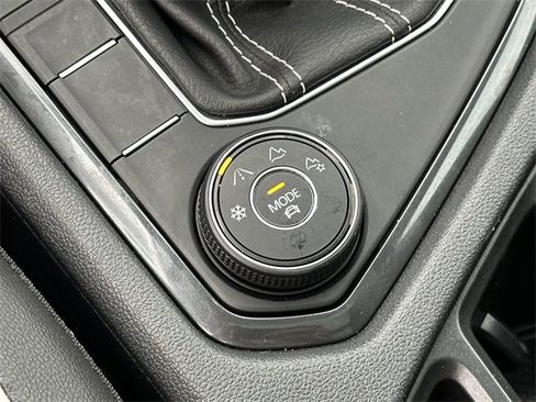 Used 2022 Volkswagen Tiguan SEL R-Line image 25