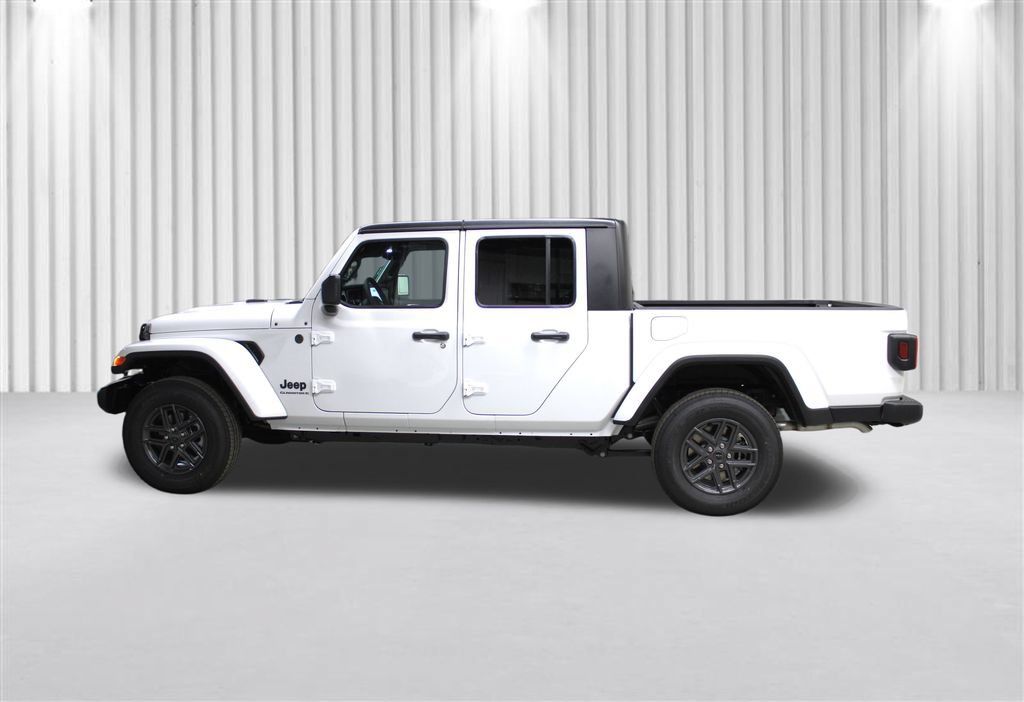 New 2026 Jeep Gladiator Sport AWD/4WD image 7