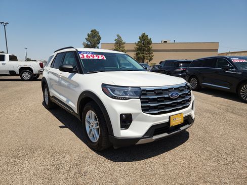Certified 2025 Ford Explorer Active w/ Active Comfort Package RWD image 1