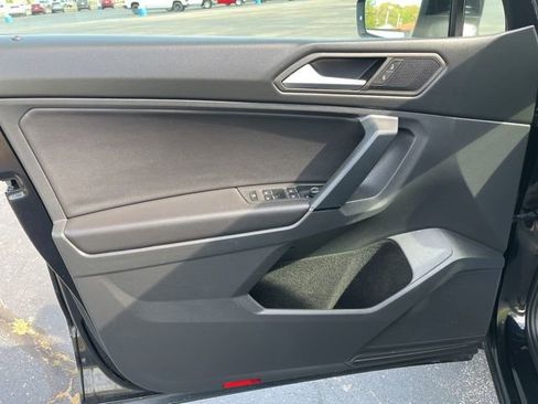 Used 2019 Volkswagen Tiguan SE AWD/4WD image 20