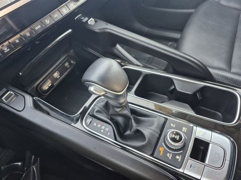 Used 2025 Kia Telluride S image 25
