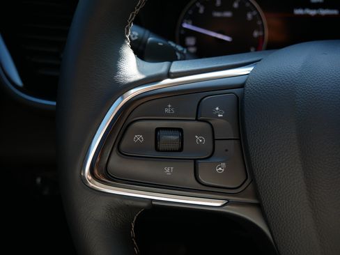 Used 2023 Buick Envision Avenir AWD/4WD image 26