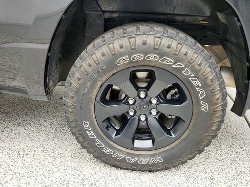 Used 2024 RAM 1500 Laramie AWD/4WD image 9